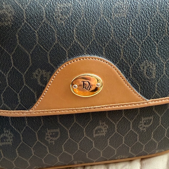 🩷Stunning Christian Dior Honeycomb Saddle Bag.❤️ - Picture 14 of 17